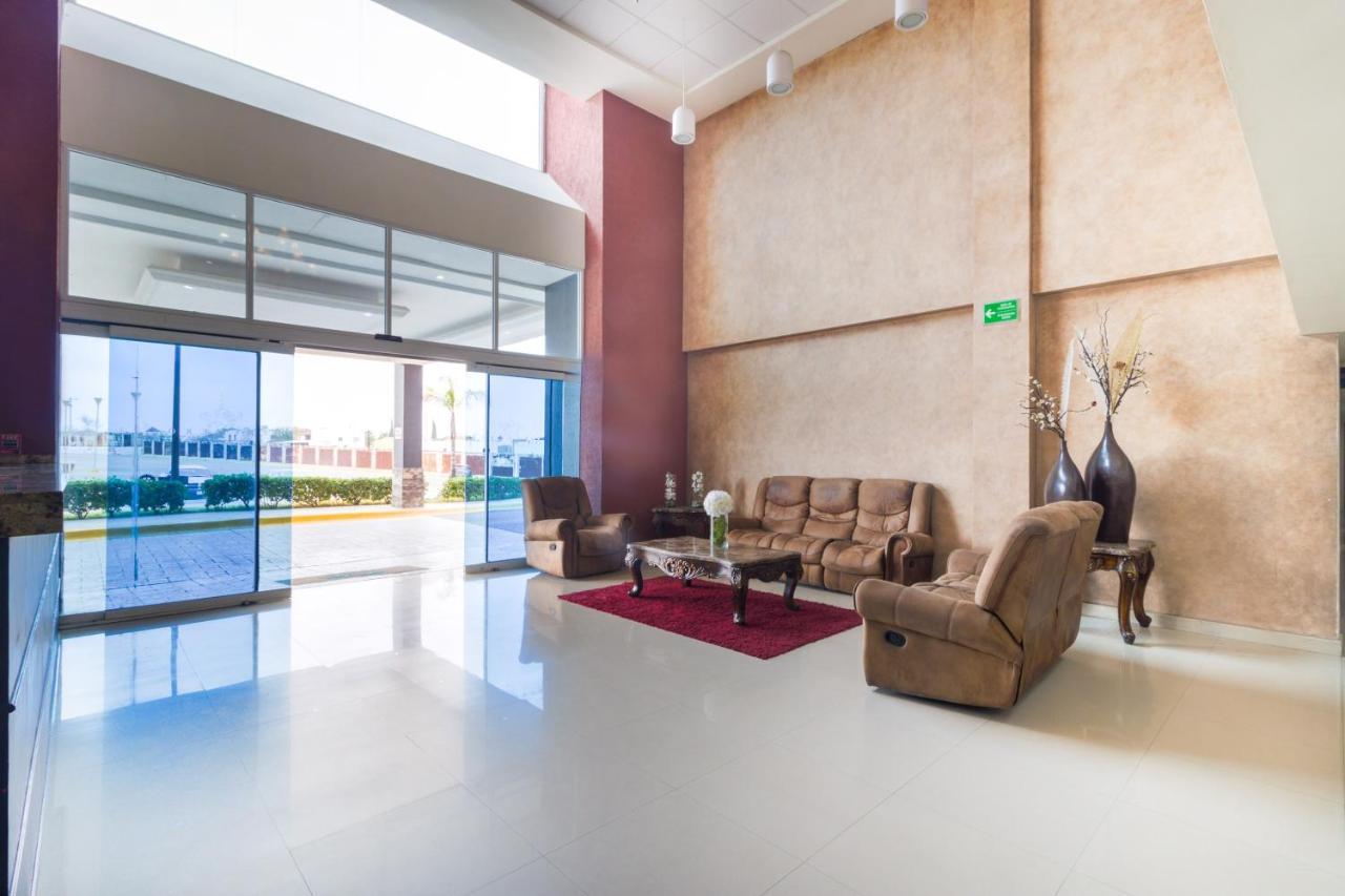 Capital O Hotel Herederos, Piedras Negras Bagian luar foto